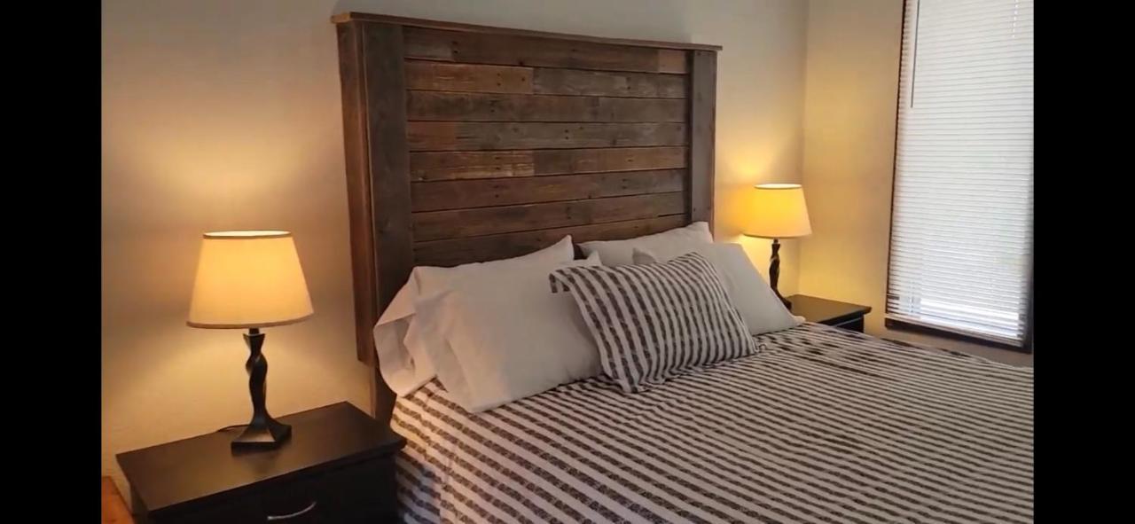 Rock Creek Mercantile & Motel Clinton Экстерьер фото