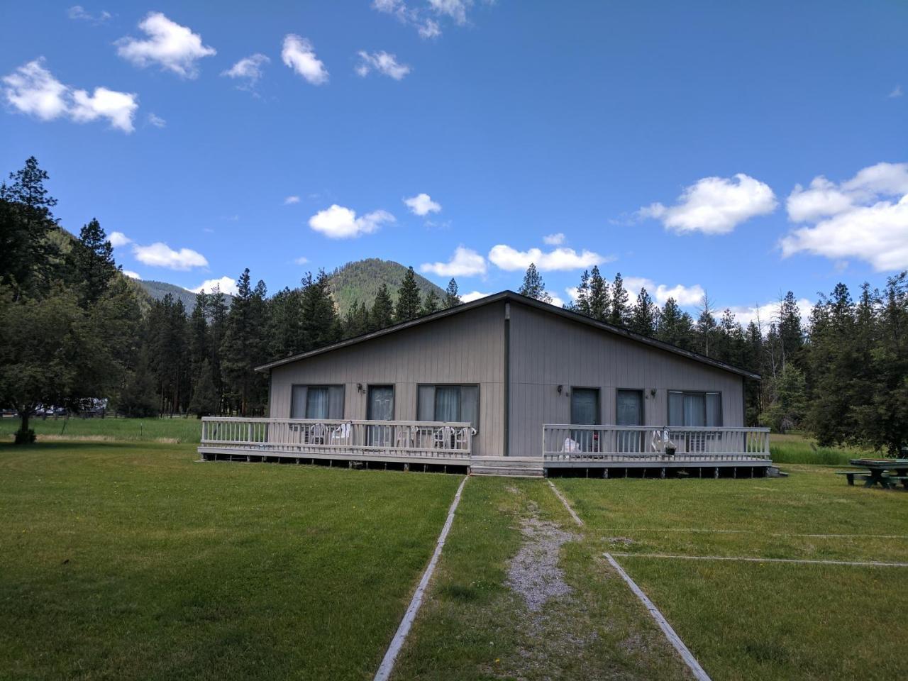 Rock Creek Mercantile & Motel Clinton Экстерьер фото