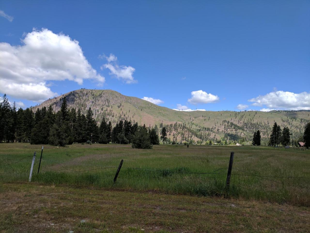 Rock Creek Mercantile & Motel Clinton Экстерьер фото